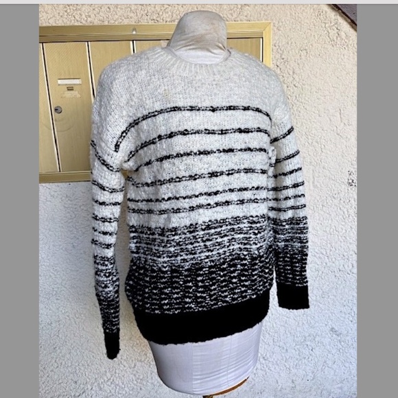 VINCE Womens Textured Striped Crewneck Pullover Sweater EUC/sz XS - Picture 8 of 15